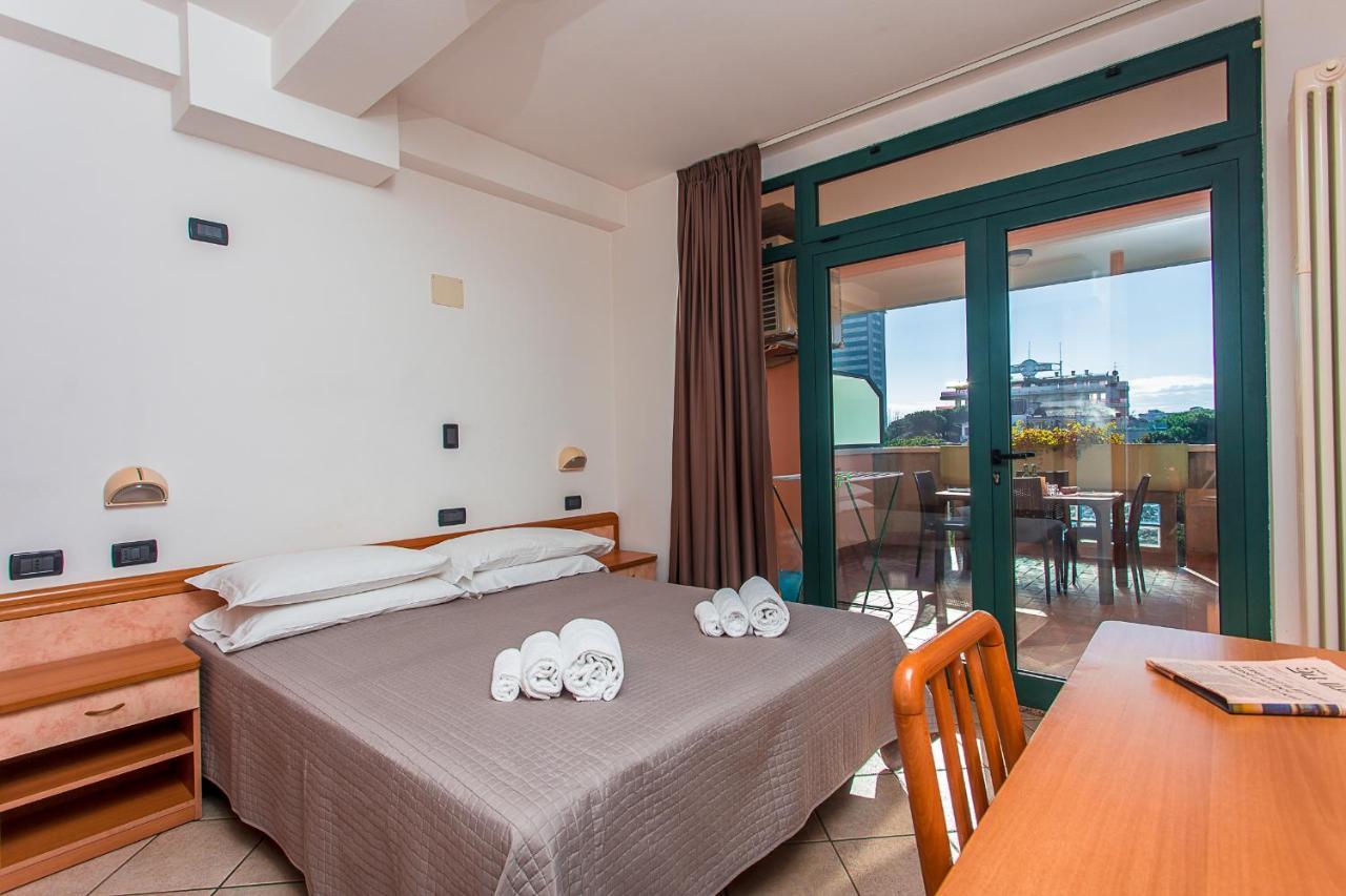 Hotel Residence Jamaica Мілано-Маріттіма Екстер'єр фото