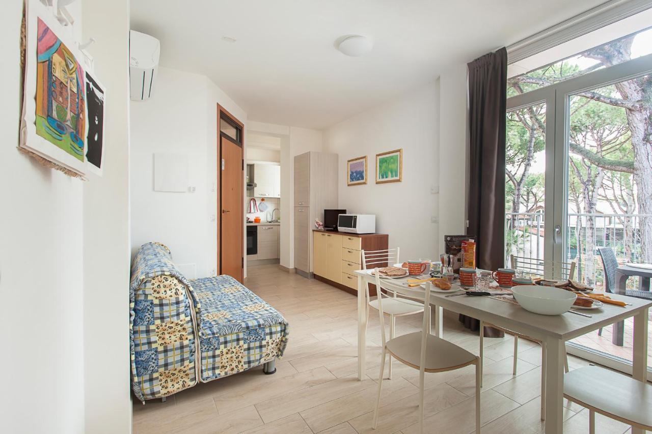 Hotel Residence Jamaica Мілано-Маріттіма Екстер'єр фото