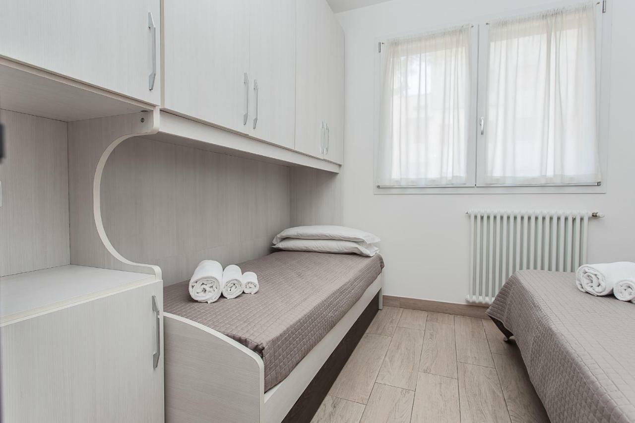 Hotel Residence Jamaica Мілано-Маріттіма Екстер'єр фото